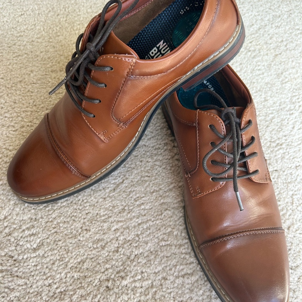 Nunn Bush Men's Tan Oxfords